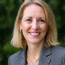 Portráid ghairmiúil de Aoife Nic Abháin.